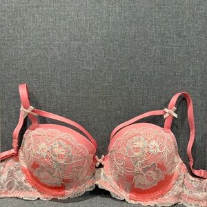 Victoria's Secret Coral and Cream Lace Sexy Beautiful Bra Bever Worn